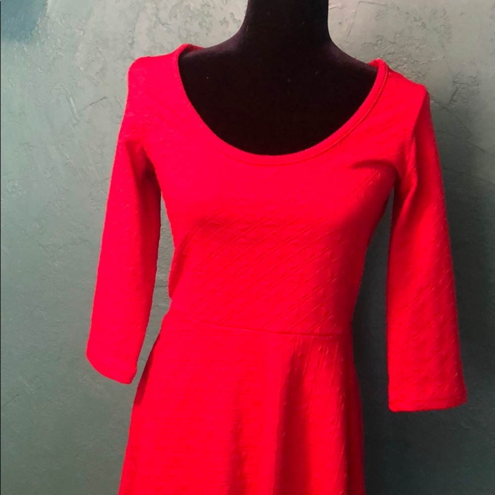 Red 3 Quarter sleeve mini